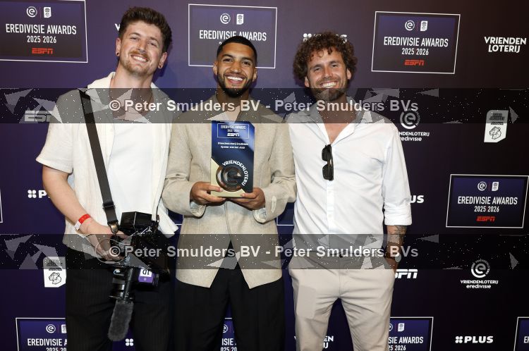 Maarssen 25 mei 2026
Ismael Saibari wordt gekozen tot beste speler van de nederlandse eredivie op het gala van ESPN in de Fabrique . Ismael Saibari met ploeg die hem het hele jaar gevolgd hebben 