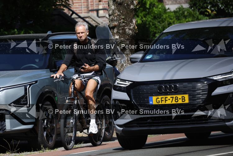Amsterdam 28 juli 2026
Jaap Jongbloed op de fiets in Amsterdam zuid
