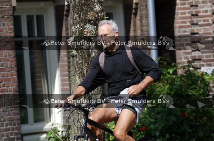 Amsterdam 28 juli 2026
Jaap Jongbloed op de fiets in Amsterdam zuid