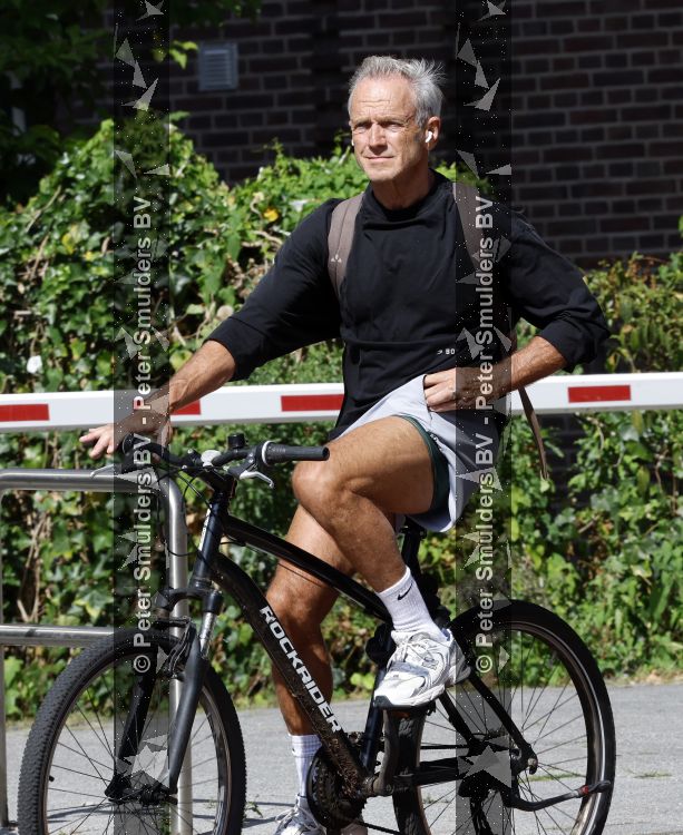Amsterdam 28 juli 2026
Jaap Jongbloed op de fiets in Amsterdam zuid
