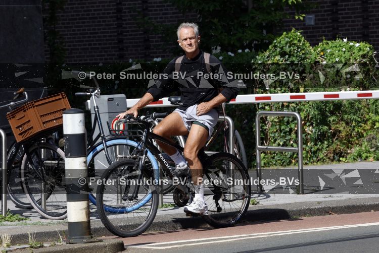 Amsterdam 28 juli 2026
Jaap Jongbloed op de fiets in Amsterdam zuid