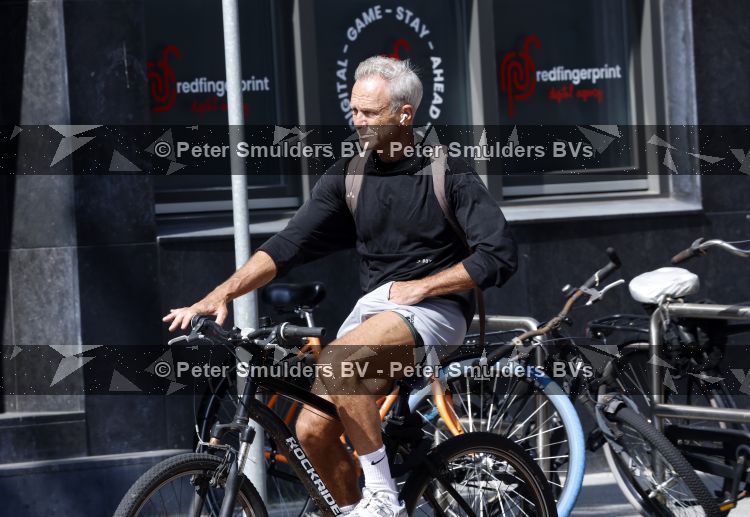 Amsterdam 28 juli 2026
Jaap Jongbloed op de fiets in Amsterdam zuid