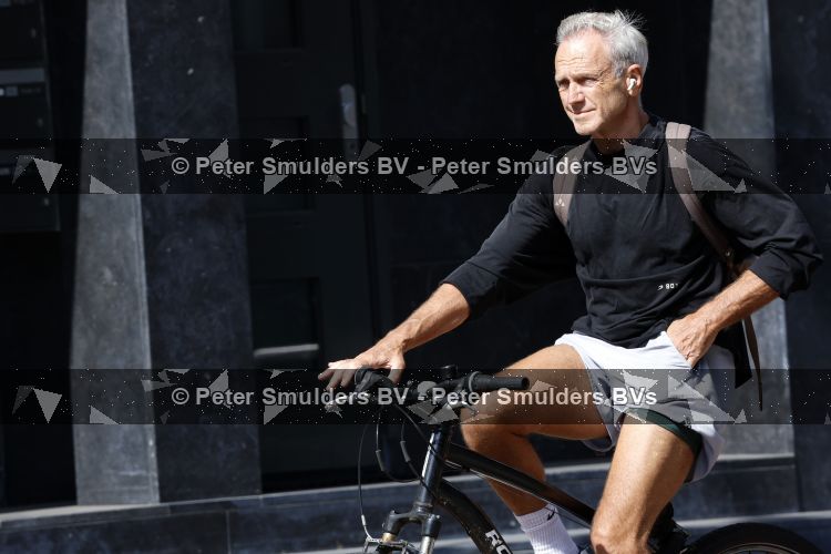 Amsterdam 28 juli 2026
Jaap Jongbloed op de fiets in Amsterdam zuid