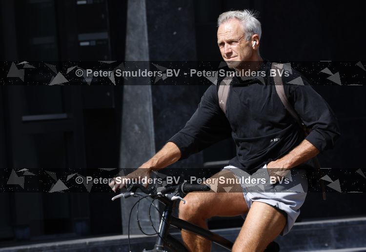 Amsterdam 28 juli 2026
Jaap Jongbloed op de fiets in Amsterdam zuid