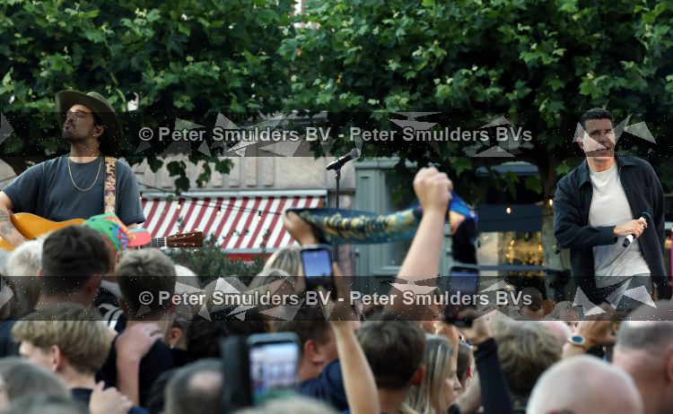 Zwolle 8 juli 2026
Muziekfeest op het Plein. jan Smit treedt op en presenteert het programma . jan Smit en Waylon 