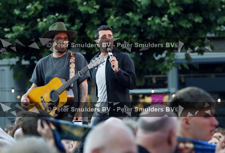 Zwolle 8 juli 2026
Muziekfeest op het Plein. jan Smit treedt op en presenteert het programma . jan Smit en Waylon 