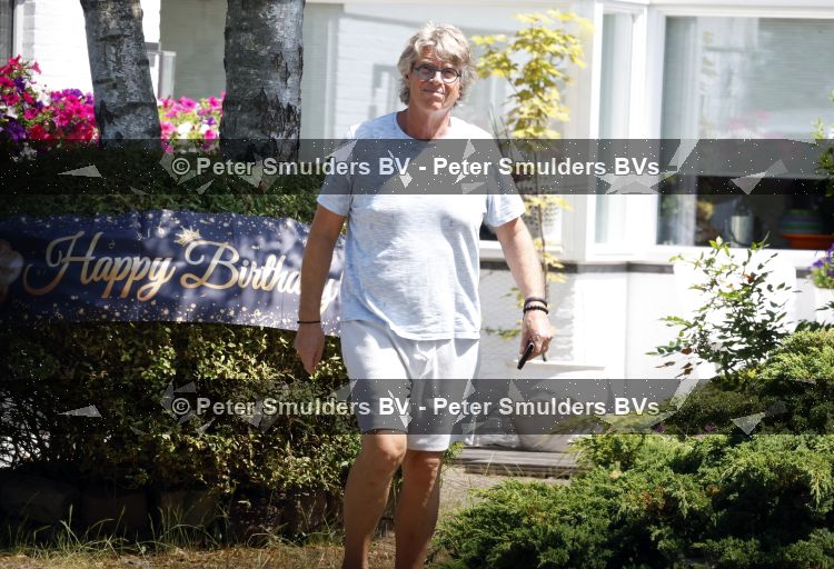 Naarderbos 30 en 31 mei 2026
Jan Westerhoven de nieuwe vriend van Marga Scheide viert zijn 65e verjaardag bij Marga thuis met een tuinfeest .