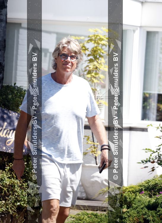 Naarderbos 30 en 31 mei 2026
Jan Westerhoven de nieuwe vriend van Marga Scheide viert zijn 65e verjaardag bij Marga thuis met een tuinfeest .