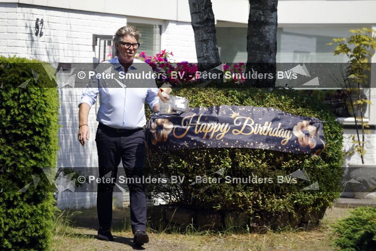 Naarderbos 30 en 31 mei 2026
Jan Westerhoven de nieuwe vriend van Marga Scheide viert zijn 65e verjaardag bij Marga thuis met een tuinfeest .