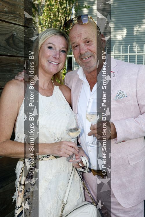 Lijnden 1 juli 2026
Feestje van een fish named Fred die geld ophalen voor make a wish. Jean Paul B&B vol liefde met nieuwe vriendin
