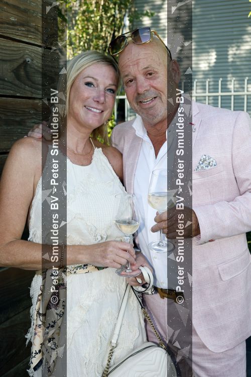 Lijnden 1 juli 2026
Feestje van een fish named Fred die geld ophalen voor make a wish. Jean Paul B&B vol liefde met nieuwe vriendin