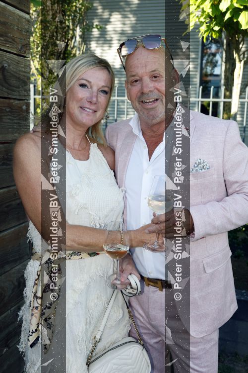 Lijnden 1 juli 2026
Feestje van een fish named Fred die geld ophalen voor make a wish. Jean Paul B&B vol liefde met nieuwe vriendin