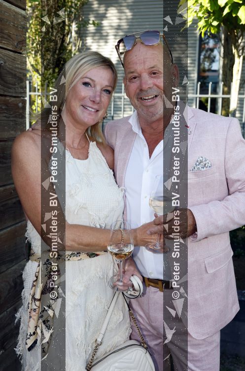 Lijnden 1 juli 2026
Feestje van een fish named Fred die geld ophalen voor make a wish. Jean Paul B&B vol liefde met nieuwe vriendin