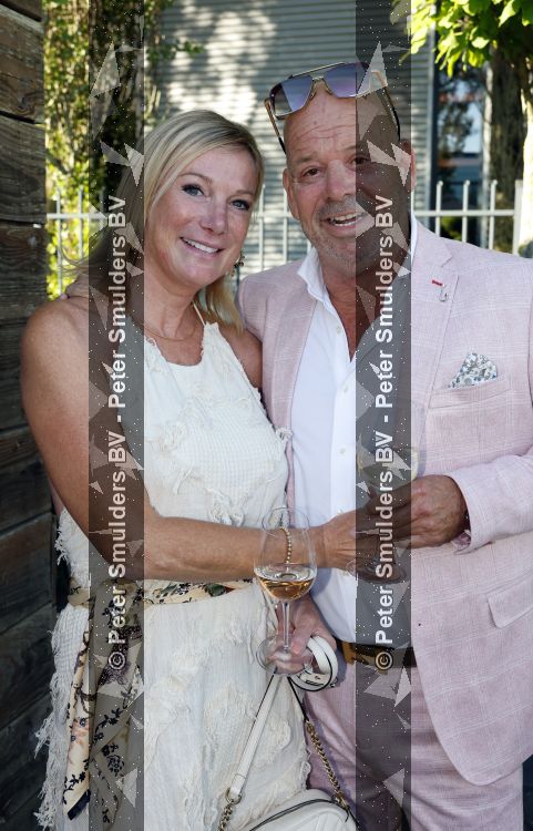 Lijnden 1 juli 2026
Feestje van een fish named Fred die geld ophalen voor make a wish. Jean Paul B&B vol liefde met nieuwe vriendin