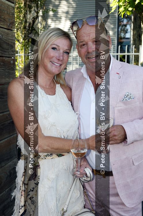 Lijnden 1 juli 2026
Feestje van een fish named Fred die geld ophalen voor make a wish. Jean Paul B&B vol liefde met nieuwe vriendin