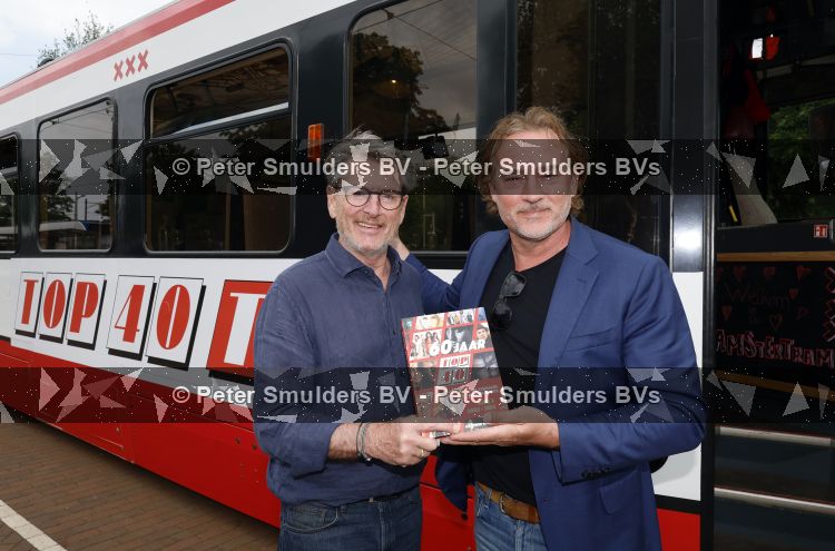 Amsterdam 27 mei 2026
3e deel van de boekenreeks 60 jaar Top 40 wordt feestelijk gelanceerd door bestickerde Top 40-tram met Erik de Zwart als trambestuurder. Natalie La Rose Erik de Zwart, Godfried Nevels en Jeroen Nieuwenhuize  zijn aanwezig 
