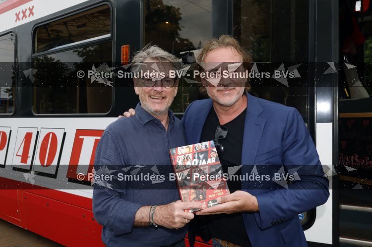 Amsterdam 27 mei 2026
3e deel van de boekenreeks 60 jaar Top 40 wordt feestelijk gelanceerd door bestickerde Top 40-tram met Erik de Zwart als trambestuurder. Natalie La Rose Erik de Zwart, Godfried Nevels en Jeroen Nieuwenhuize  zijn aanwezig 