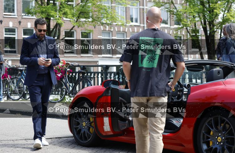 Amsterdam 7 juli 2026
Jeroen Spitzenberger met ferrari cabrio tijdens netflix serie Haantjes .