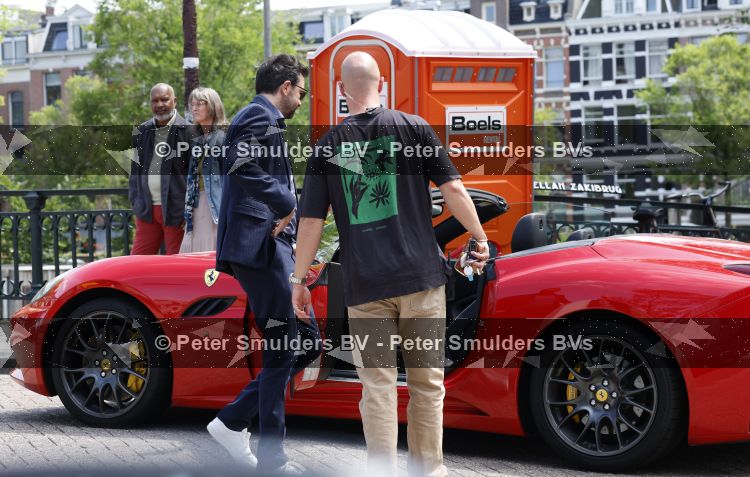Amsterdam 7 juli 2026
Jeroen Spitzenberger met ferrari cabrio tijdens netflix serie Haantjes .