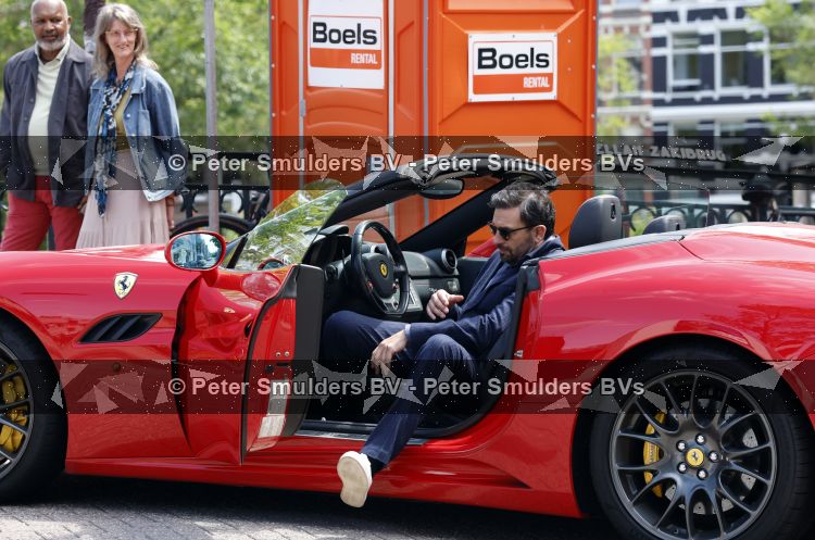 Amsterdam 7 juli 2026
Jeroen Spitzenberger met ferrari cabrio tijdens netflix serie Haantjes .