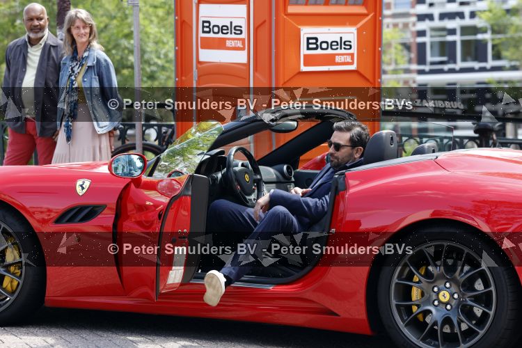 Amsterdam 7 juli 2026
Jeroen Spitzenberger met ferrari cabrio tijdens netflix serie Haantjes .