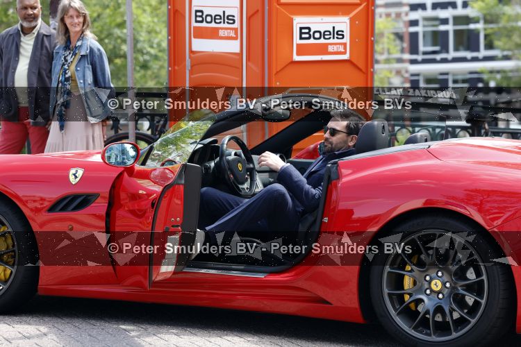Amsterdam 7 juli 2026
Jeroen Spitzenberger met ferrari cabrio tijdens netflix serie Haantjes .