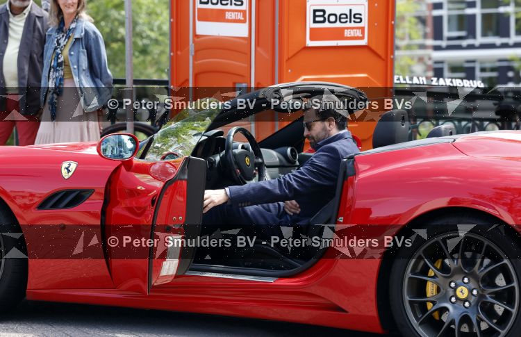 Amsterdam 7 juli 2026
Jeroen Spitzenberger met ferrari cabrio tijdens netflix serie Haantjes .