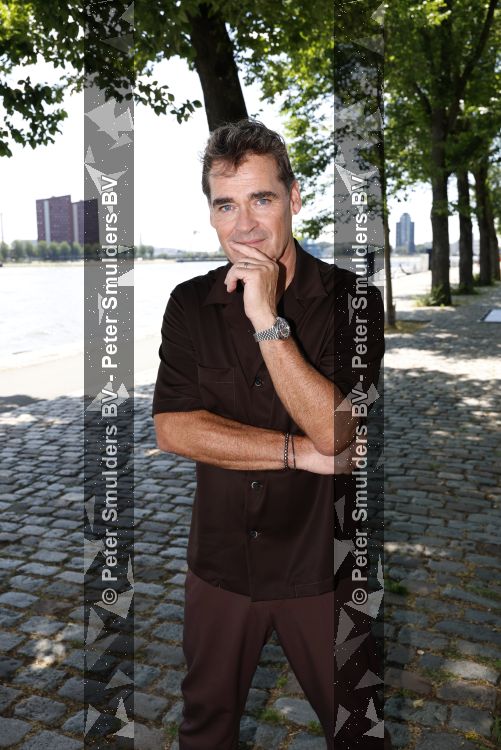 Rotterdam 1 juli 2026
Presentatie de pianoman van Jeroen v d Boom . Gastoptredens zijn er van Mart Hoogkamer Glennis Grace Waylon Luuk v d Boom Kimberly Fransens en Sezina Kelsey