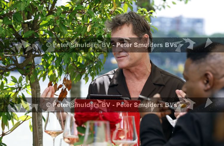 Rotterdam 1 juli 2026
Presentatie de pianoman van Jeroen v d Boom . Gastoptredens zijn er van Mart Hoogkamer Glennis Grace Waylon Luuk v d Boom Kimberly Fransens en Sezina Kelsey