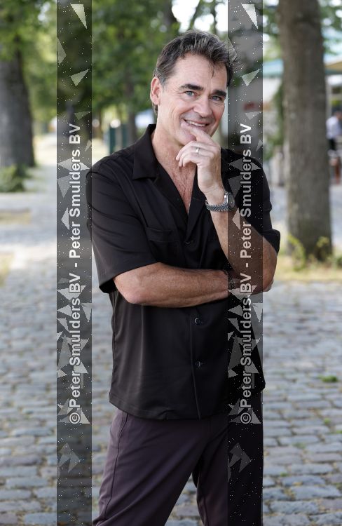 Rotterdam 1 juli 2026
Presentatie de pianoman van Jeroen v d Boom . Gastoptredens zijn er van Mart Hoogkamer Glennis Grace Waylon Luuk v d Boom Kimberly Fransens en Sezina Kelsey