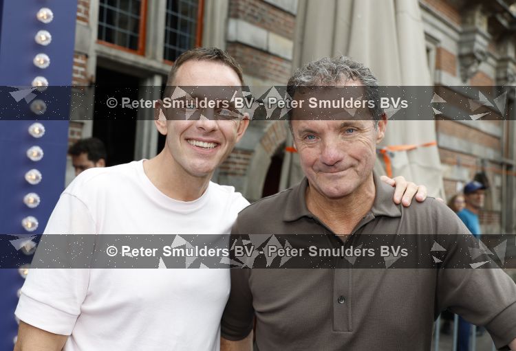 Zwolle, 8 Juli 2026
Muziekfeest Grote Markt
John de Bever met Kees de Bever