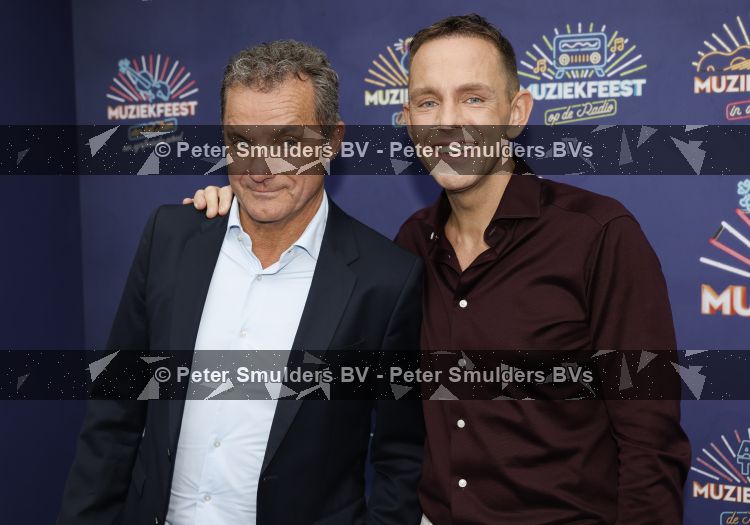 Zwolle, 8 Juli 2026
Muziekfeest Grote Markt
John de Bever met Kees de Bever
