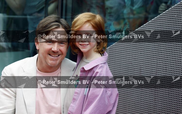 Amsterdam 31 mei 2026
Premiere Rutger Thomas en Paco 2 in Pathe Arena . Johnny de Mol kwam met zijn vrouw Anouk de Mol en hun kinderen Johnny jr Fender en Kiki 