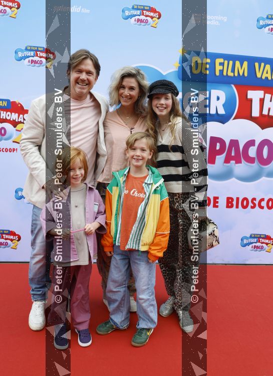 Amsterdam 31 mei 2026
Premiere Rutger Thomas en Paco 2 in Pathe Arena . Johnny de Mol kwam met zijn vrouw Anouk de Mol en hun kinderen Johnny jr Fender en Kiki 