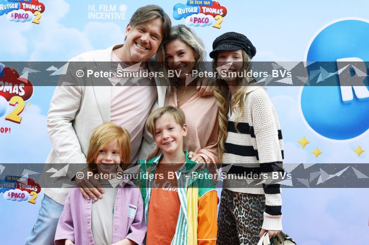 Amsterdam 31 mei 2026
Premiere Rutger Thomas en Paco 2 in Pathe Arena . Johnny de Mol kwam met zijn vrouw Anouk de Mol en hun kinderen Johnny jr Fender en Kiki 