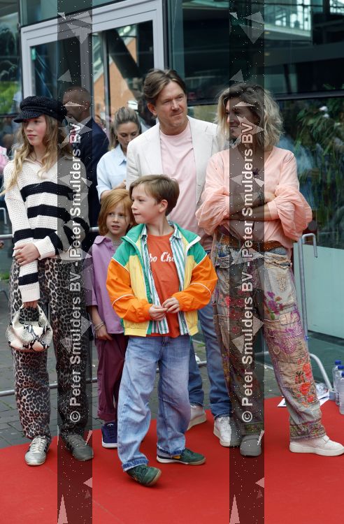 Amsterdam 31 mei 2026
Premiere Rutger Thomas en Paco 2 in Pathe Arena . Johnny de Mol kwam met zijn vrouw Anouk de Mol en hun kinderen Johnny jr Fender en Kiki 