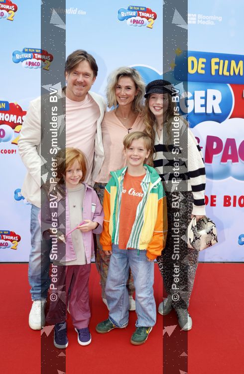 Amsterdam 31 mei 2026
Premiere Rutger Thomas en Paco 2 in Pathe Arena . Johnny de Mol kwam met zijn vrouw Anouk de Mol en hun kinderen Johnny jr Fender en Kiki 
