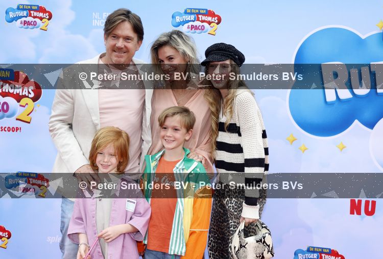 Amsterdam 31 mei 2026
Premiere Rutger Thomas en Paco 2 in Pathe Arena . Johnny de Mol kwam met zijn vrouw Anouk de Mol en hun kinderen Johnny jr Fender en Kiki 