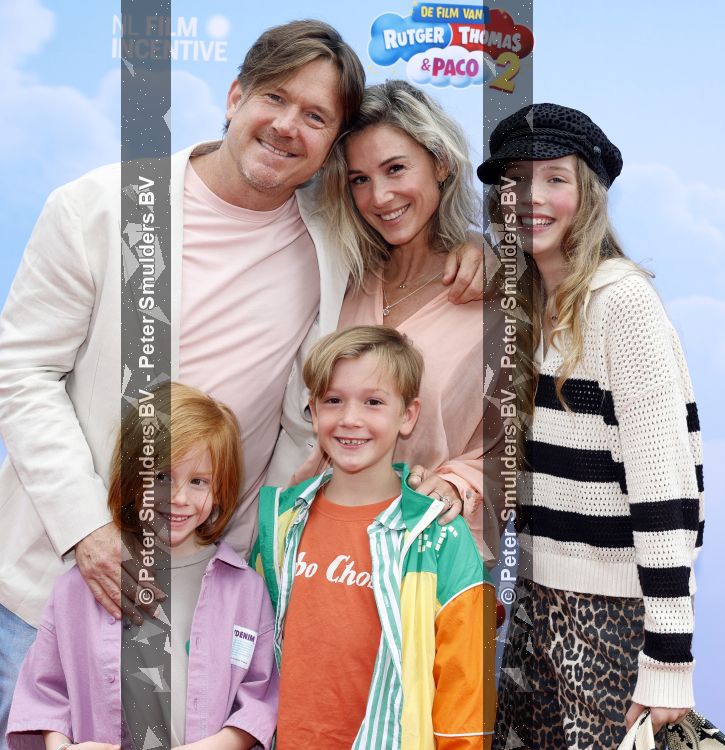 Amsterdam 31 mei 2026
Premiere Rutger Thomas en Paco 2 in Pathe Arena . Johnny de Mol kwam met zijn vrouw Anouk de Mol en hun kinderen Johnny jr Fender en Kiki 