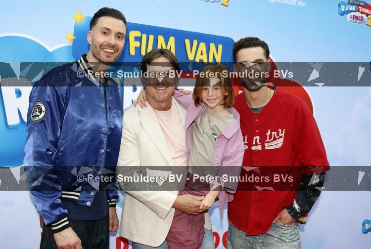 Amsterdam 31 mei 2026
Premiere Rutger Thomas en Paco 2 in Pathe Arena . Johnny de Mol kwam met zijn vrouw Anouk de Mol en hun kinderen Johnny jr Fender en Kiki 