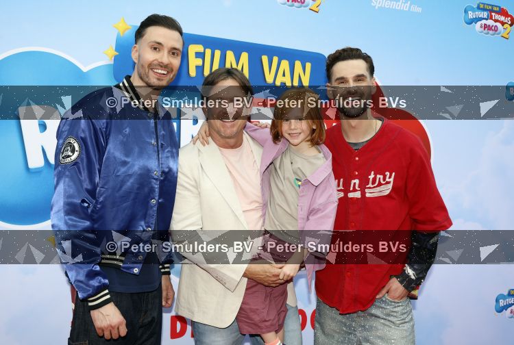 Amsterdam 31 mei 2026
Premiere Rutger Thomas en Paco 2 in Pathe Arena . Johnny de Mol kwam met zijn vrouw Anouk de Mol en hun kinderen Johnny jr Fender en Kiki 