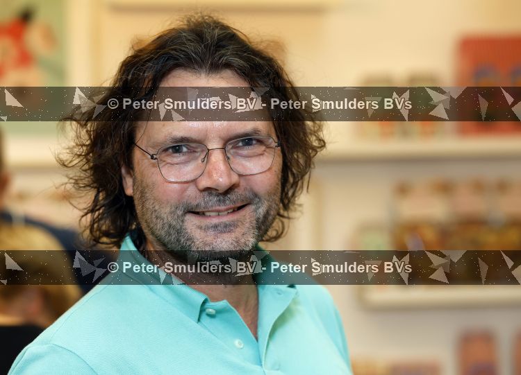 Den Haag 10 juli 2026
Boekpresentatie Estevana Polman bij boekenwinkel Paagman . Eva Jinek interviewt haar . Jop Knoester kwam met zijn vrouw 