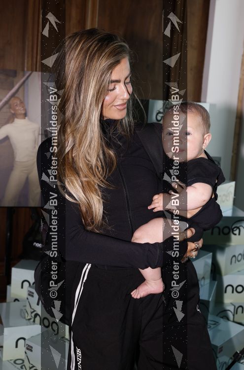 Amsterdam 26 mei 2026
Presentatie Marijn Kuipers / NOA in de Adam toren met aanwezig heel veel influencers. Julie reinders met haar baby