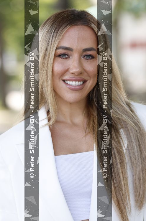 Rotterdam 1 juli 2026
Presentatie de pianoman van Jeroen v d Boom . Gastoptredens zijn er van Mart Hoogkamer Glennis Grace Waylon Luuk v d Boom Kimberly Fransens en Sezina Kelsey