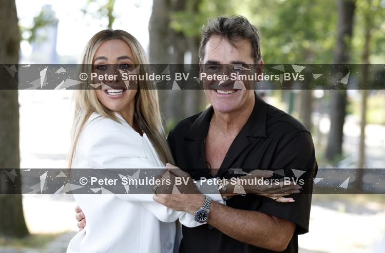 Rotterdam 1 juli 2026
Presentatie de pianoman van Jeroen v d Boom . Gastoptredens zijn er van Mart Hoogkamer Glennis Grace Waylon Luuk v d Boom Kimberly Fransens en Sezina Kelsey