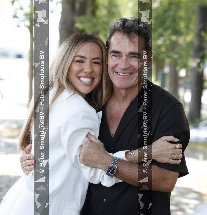 Rotterdam 1 juli 2026
Presentatie de pianoman van Jeroen v d Boom . Gastoptredens zijn er van Mart Hoogkamer Glennis Grace Waylon Luuk v d Boom Kimberly Fransens en Sezina Kelsey