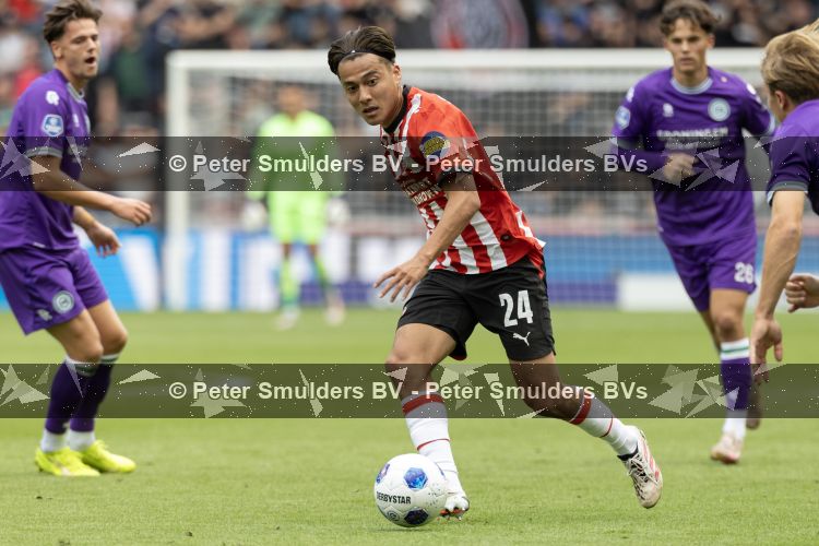 Eindhoven, 23 augustus 2026
Vriendenloterij Eredivisie
PSV - FC Groningen eindstand 5-1
Kodai Sano

Foto Carlo van Hout