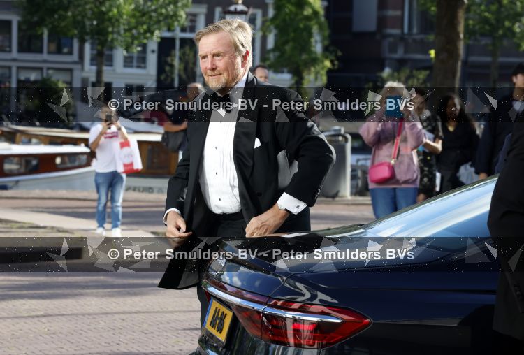 Amsterdam 2 juli 2026
Zijne Majesteit de Koning Willem Alexander en Hare Majesteit Koningin Maxima zijn aanwezig bij het gala van het Nationale Ballet ter ere van het afscheid van directeur Ted Brandsen. OOk burgemeester Femke Halsema en Commisaris v d Koningin Arthur v Dijk zijn aanwezig . Jessica Durlacher 