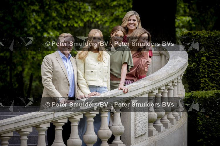 Den Haag 21 mei 2026
Fotouurtje met de koninklijke familie in de Hollandse tuin van Park Clingendael . Aanwezig Koning Willem Alexander Koningin Maxima Prinses Amalia Prinses Alexia en Prinses Ariane . 