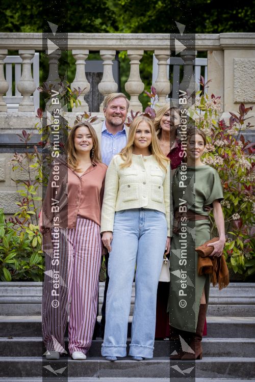 Den Haag 21 mei 2026
Fotouurtje met de koninklijke familie in de Hollandse tuin van Park Clingendael . Aanwezig Koning Willem Alexander Koningin Maxima Prinses Amalia Prinses Alexia en Prinses Ariane . 